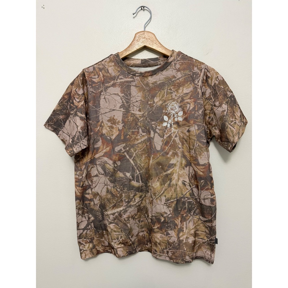 Lira Woodland Camo Short Sleeve T-Shirt – Floral Detail – Boys Size Large NWOT